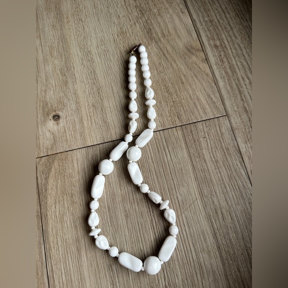 Glass Bead Necklace, Vintage 1960’s - Picture 2 of 6